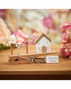 GRANNY PEG HOUSE BLOCK WOODEN WITH WASHING LINE & TAG++